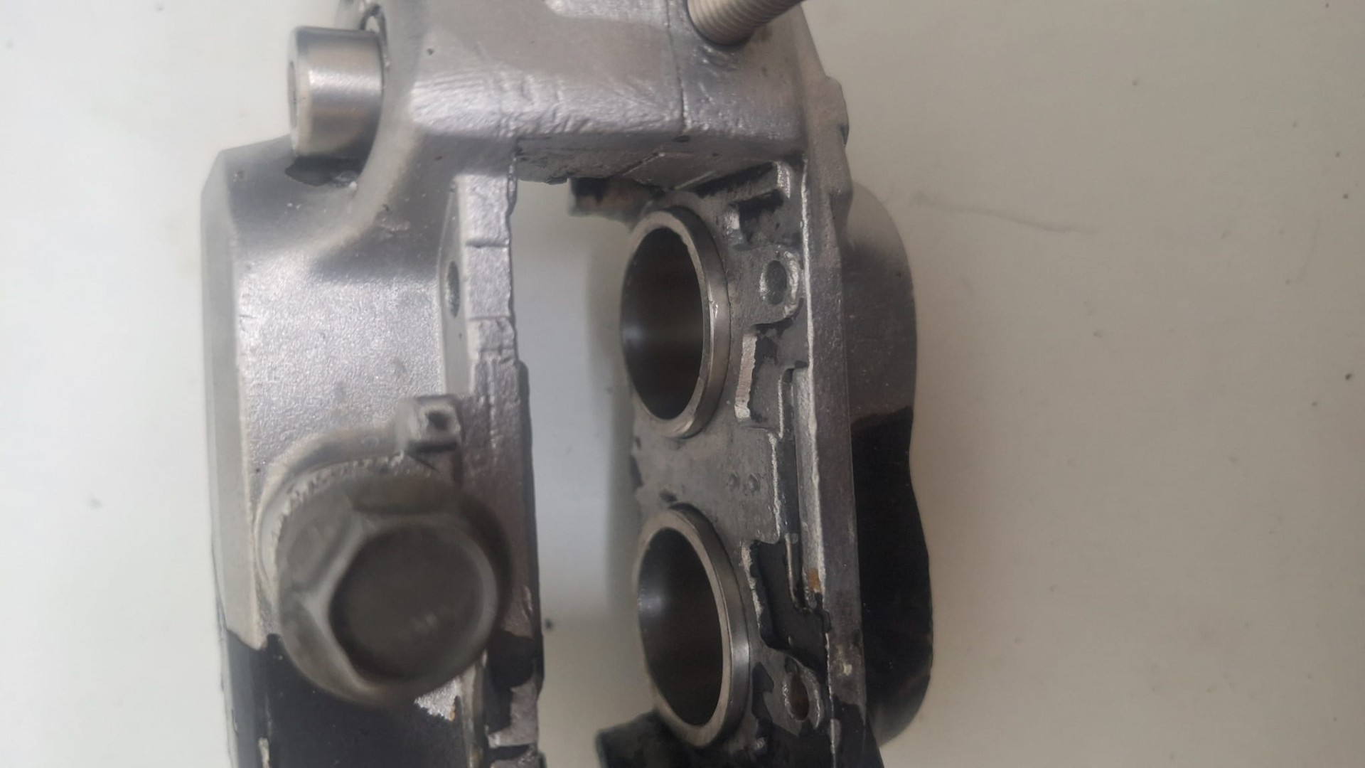 Vapour blasting service for detailed mechanical parts restoration