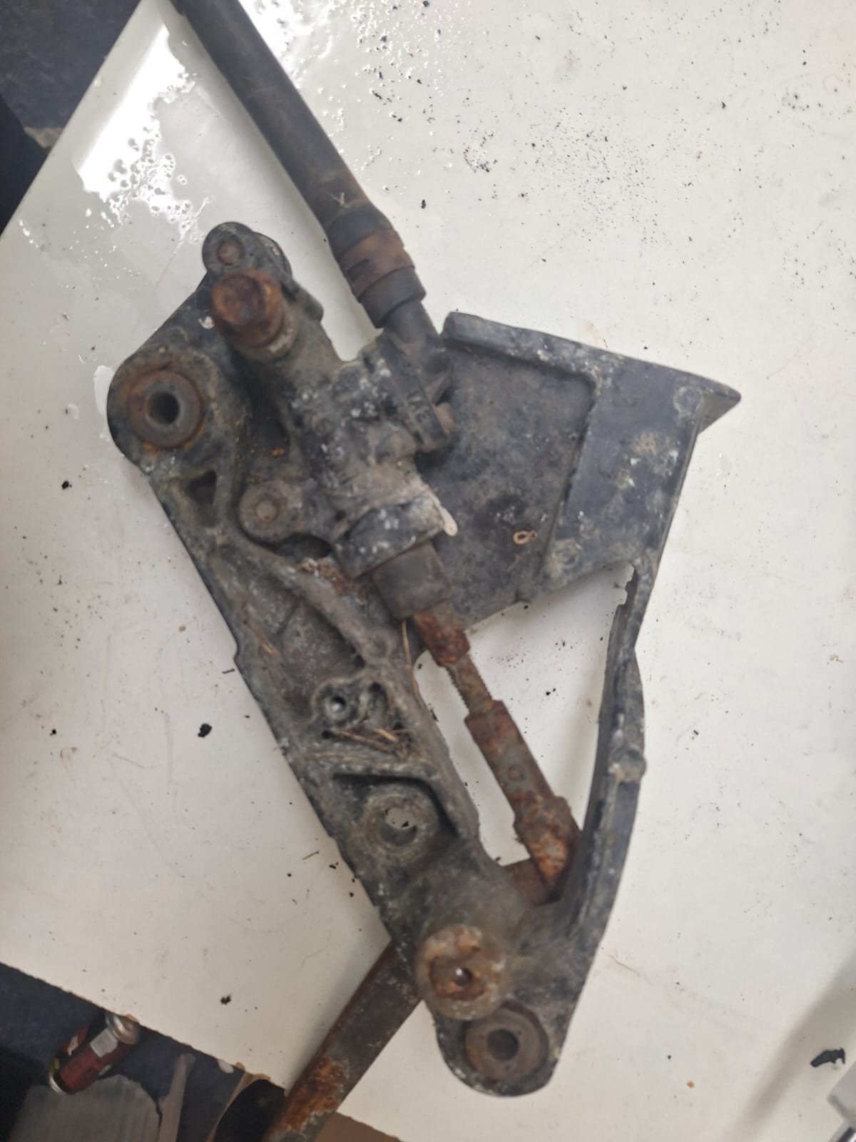 Vapour blasting restoring metal parts to like-new condition
