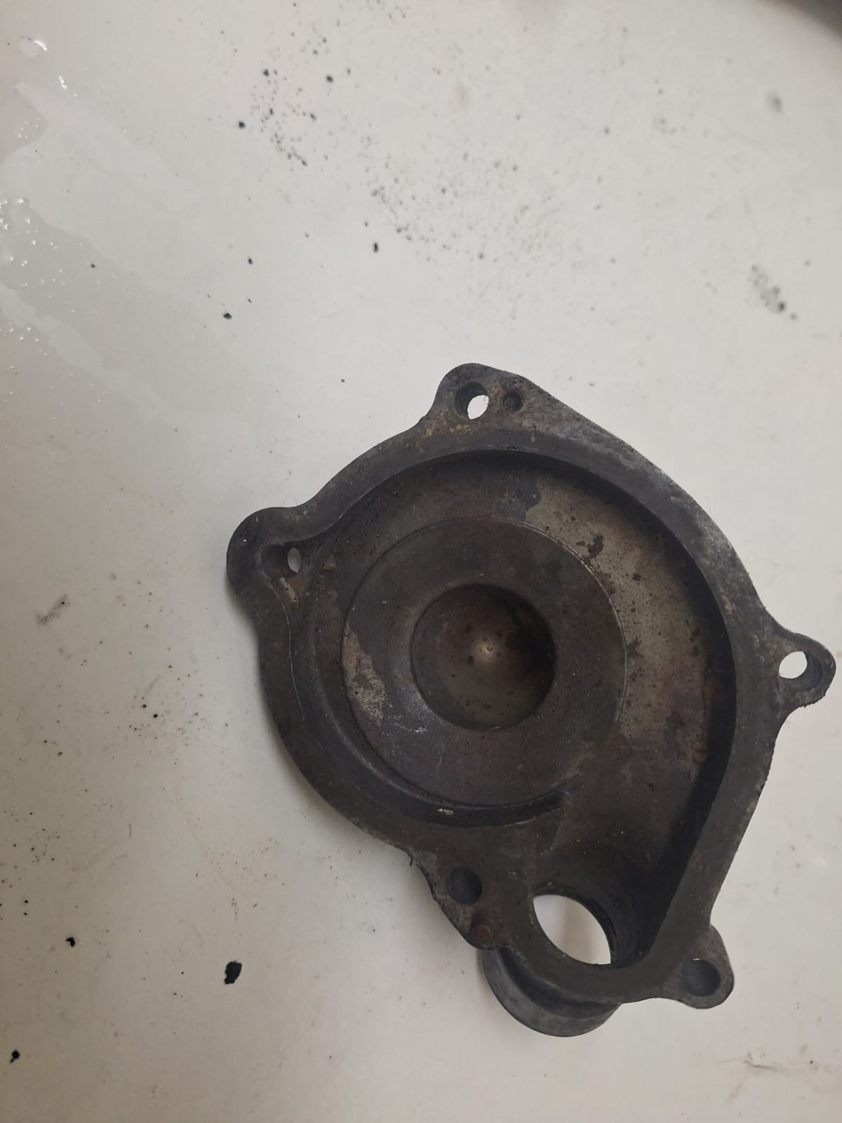 Vapour blasting cleaning without aggressive abrasion