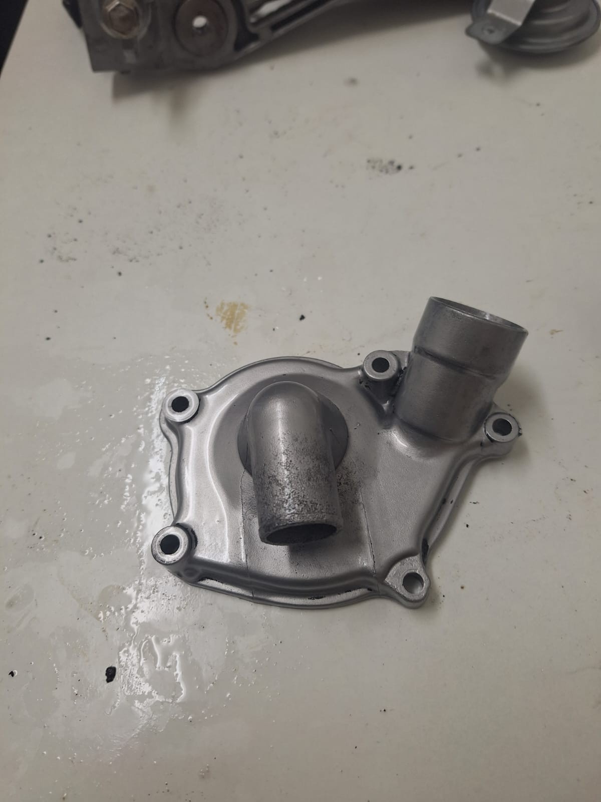 Vapour blasting workshop specialising in engine components