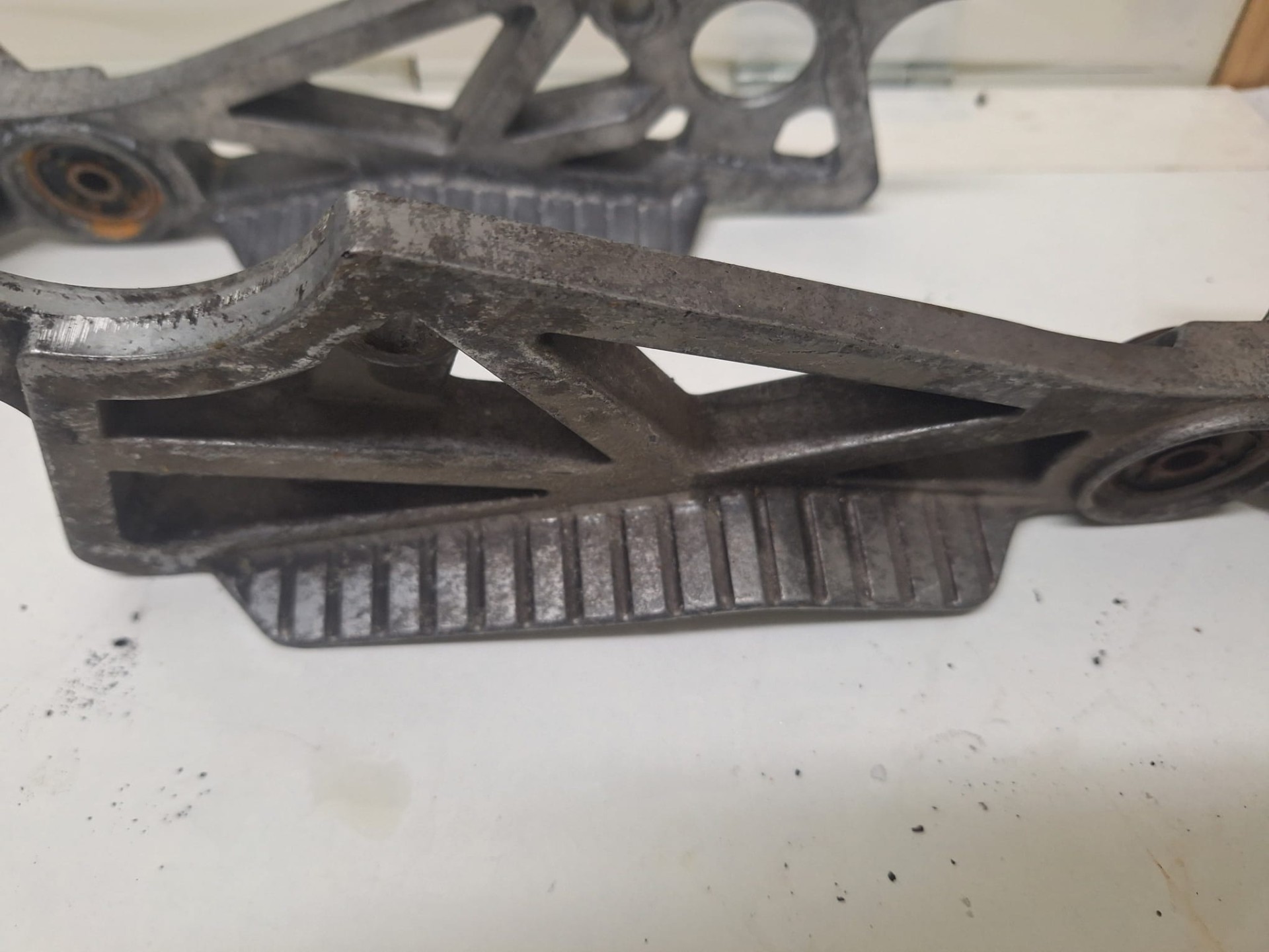 Vapour blasting cleaning service for automotive restoration